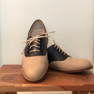 GH Bass & Co Saddle Oxford Shoes